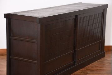 アンティーク家具　モダンな縦桟引き戸水屋箪笥サイドボード(1)