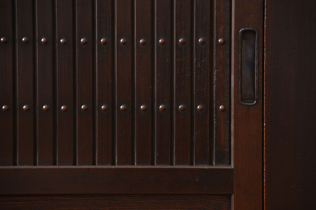 アンティーク家具　モダンな縦桟引き戸水屋箪笥サイドボード(1)