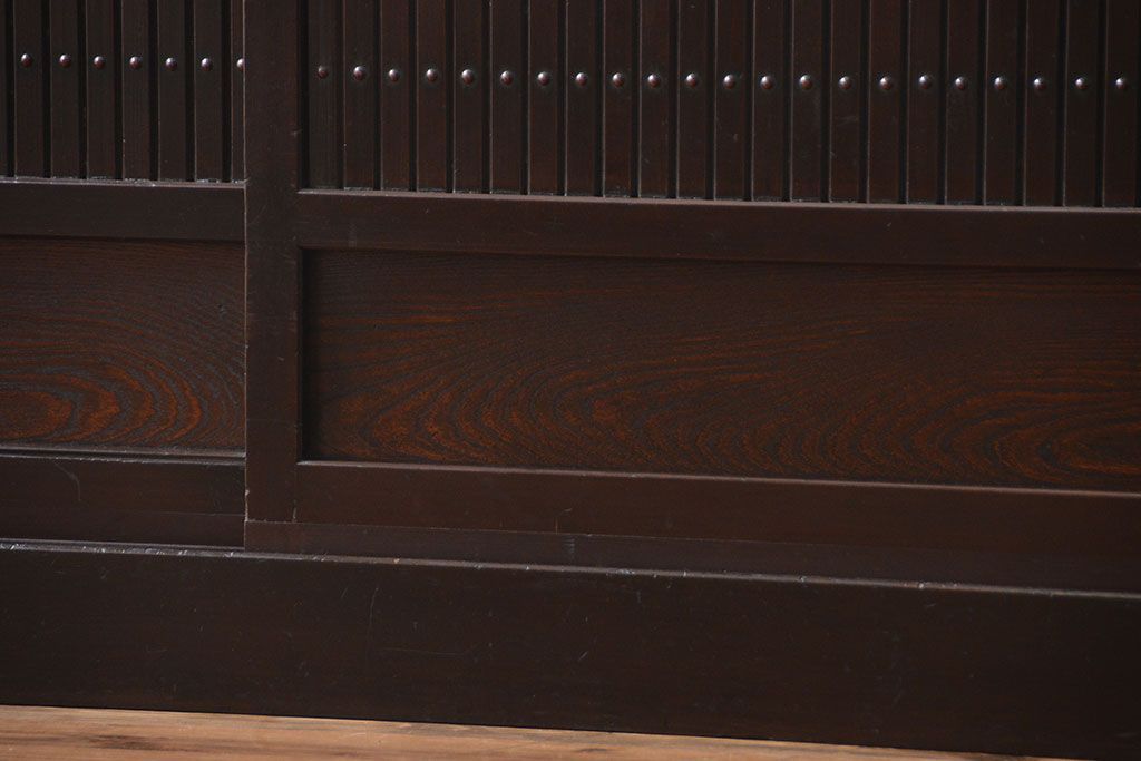 アンティーク家具　モダンな縦桟引き戸水屋箪笥サイドボード(1)