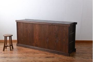 アンティーク家具　モダンな縦桟引き戸水屋箪笥サイドボード(1)