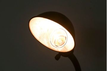 昭和レトロ　古い工場のフロアスタンド