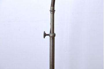 昭和レトロ　古い工場のフロアスタンド