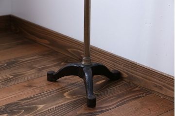 昭和レトロ　古い工場のフロアスタンド