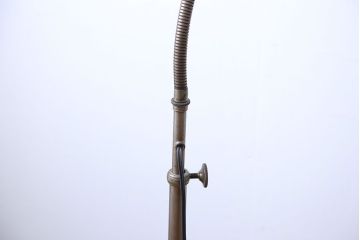 昭和レトロ　古い工場のフロアスタンド