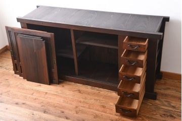 アンティーク家具　モダンな縦桟引き戸水屋箪笥サイドボード(2)