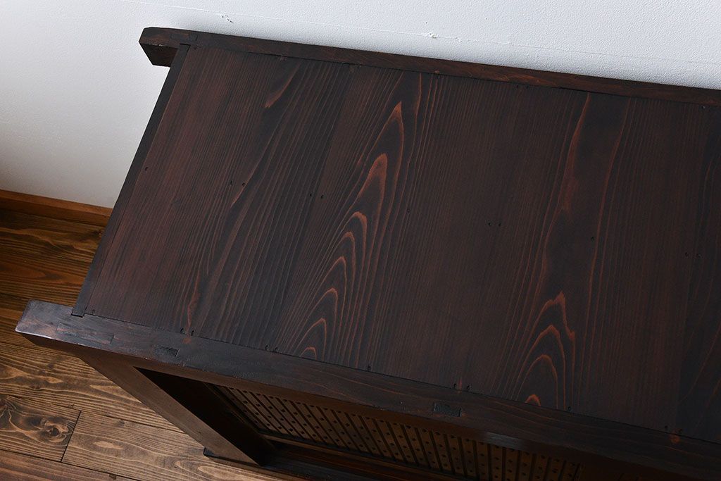 アンティーク家具　モダンな縦桟引き戸水屋箪笥サイドボード(2)