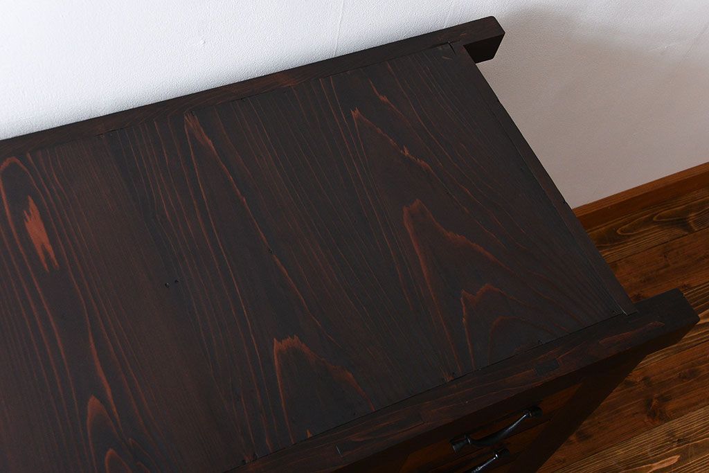 アンティーク家具　モダンな縦桟引き戸水屋箪笥サイドボード(2)