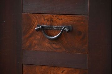 アンティーク家具　モダンな縦桟引き戸水屋箪笥サイドボード(2)