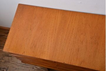 ヴィンテージ家具　北欧ビンテージ　チーク材　サイドボード
