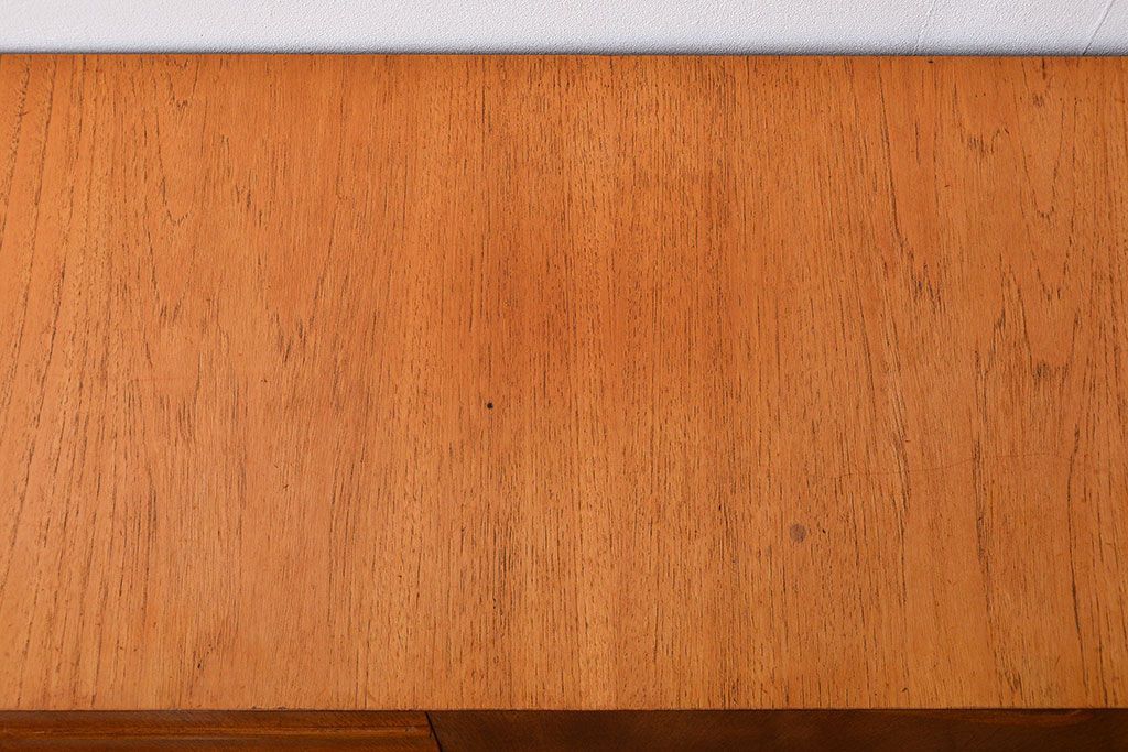 ヴィンテージ家具　北欧ビンテージ　チーク材　サイドボード