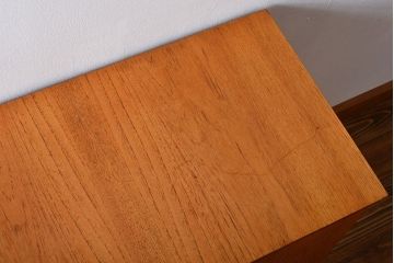 ヴィンテージ家具　北欧ビンテージ　チーク材　サイドボード