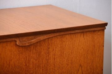 ヴィンテージ家具　北欧ビンテージ　チーク材　サイドボード