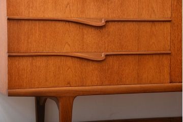 ヴィンテージ家具　北欧ビンテージ　チーク材　サイドボード