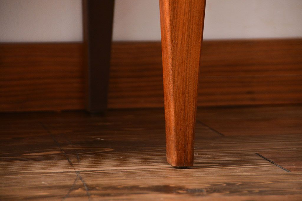 ヴィンテージ家具　北欧ビンテージ　チーク材　サイドボード