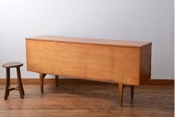 ヴィンテージ家具　北欧ビンテージ　チーク材　サイドボード