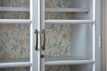 アンティーク家具　アンティークペイント　かわいい食器棚