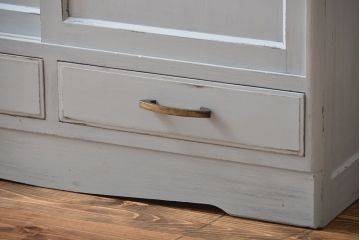 アンティーク家具　アンティークペイント　かわいい食器棚