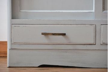 アンティーク家具　アンティークペイント　かわいい食器棚