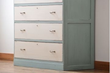 アンティーク家具　アンティークペイント　シャビーなチェスト