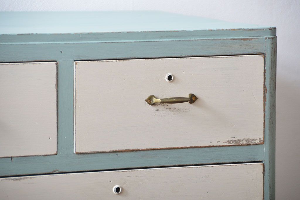 アンティーク家具　アンティークペイント　シャビーなチェスト