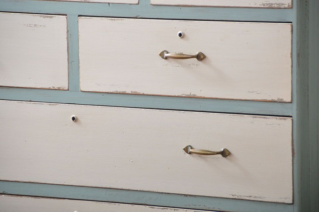 アンティーク家具　アンティークペイント　シャビーなチェスト