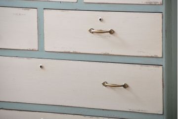 アンティーク家具　アンティークペイント　シャビーなチェスト