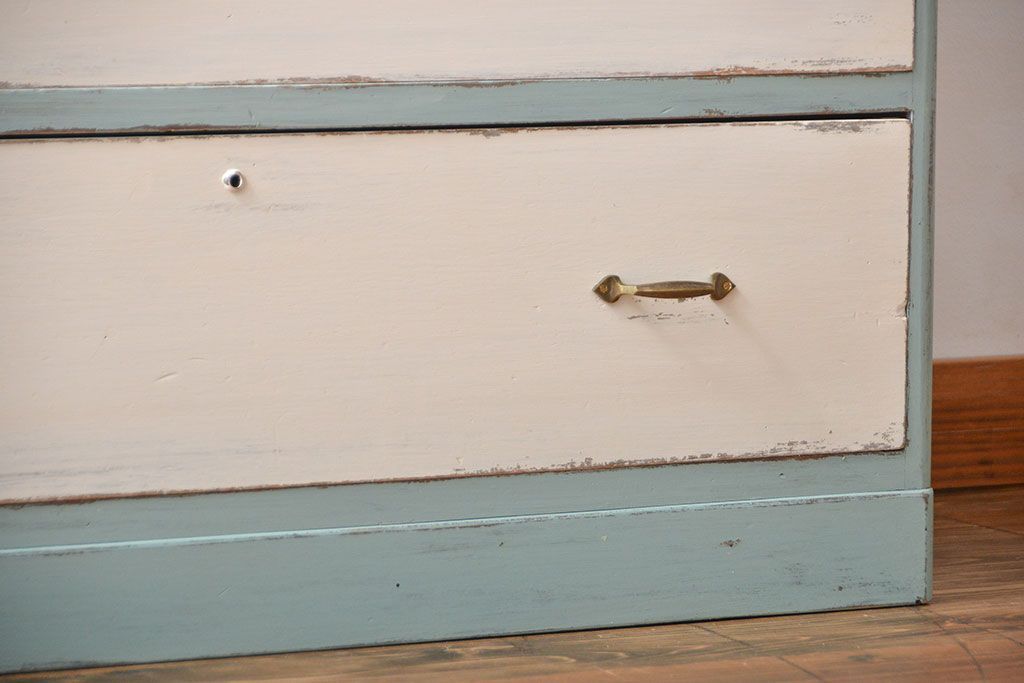 アンティーク家具　アンティークペイント　シャビーなチェスト