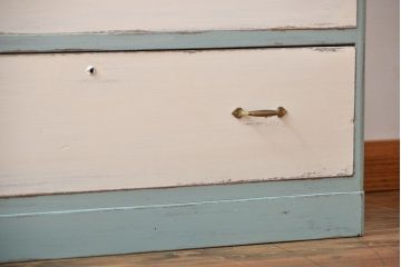 アンティーク家具　アンティークペイント　シャビーなチェスト