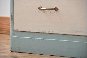 アンティーク家具　アンティークペイント　シャビーなチェスト