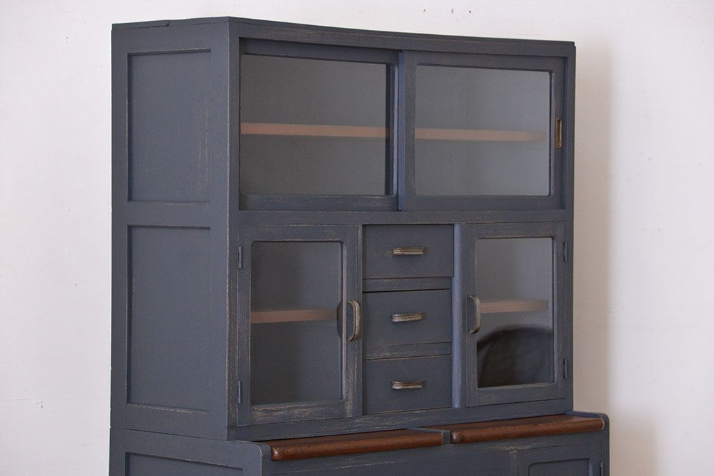 アンティーク家具　アンティークペイント　脚付き食器棚