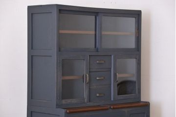 アンティーク家具　アンティークペイント　脚付き食器棚