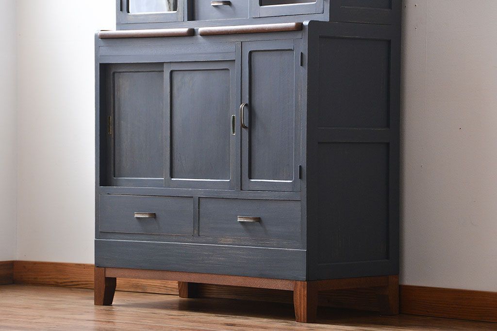 アンティーク家具　アンティークペイント　脚付き食器棚