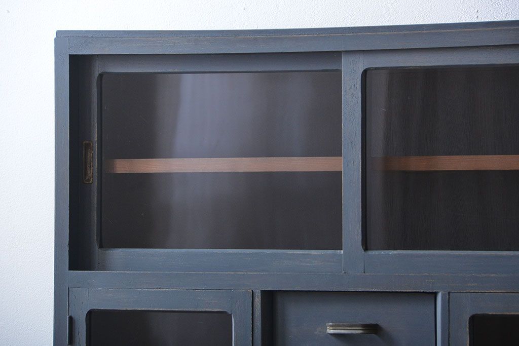 アンティーク家具　アンティークペイント　脚付き食器棚