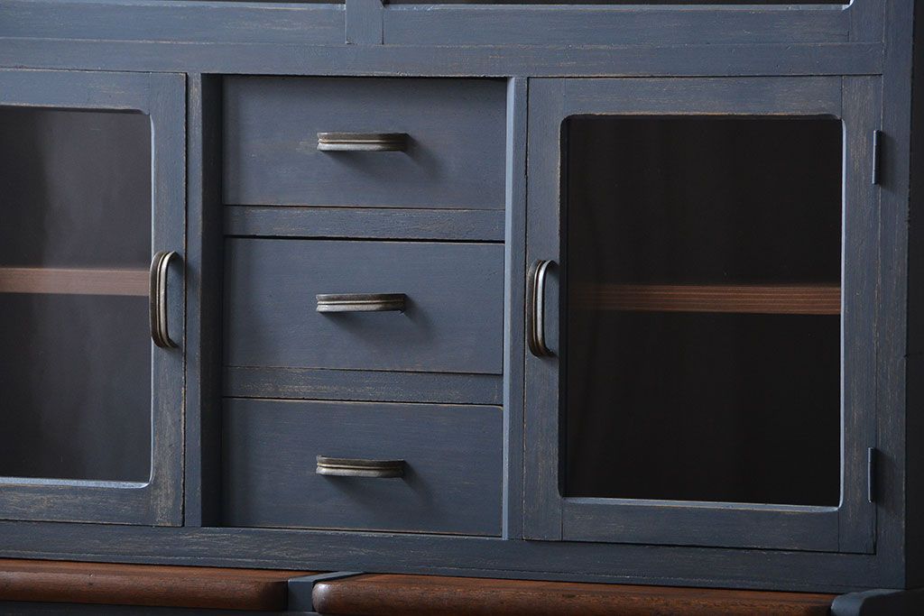 アンティーク家具　アンティークペイント　脚付き食器棚