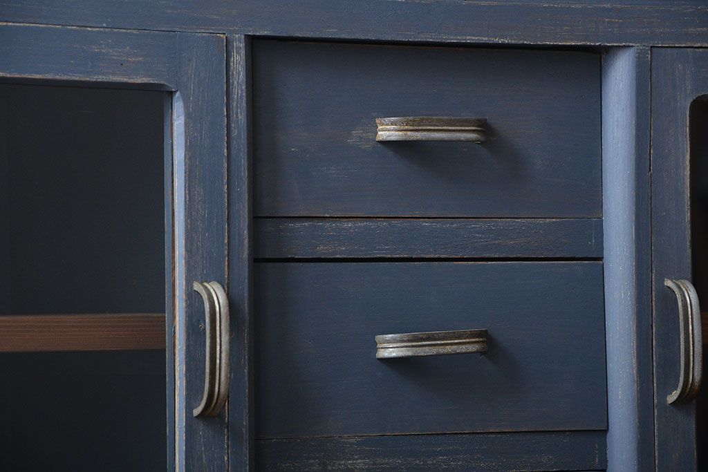 アンティーク家具　アンティークペイント　脚付き食器棚