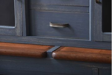 アンティーク家具　アンティークペイント　脚付き食器棚