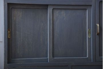 アンティーク家具　アンティークペイント　脚付き食器棚