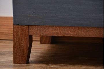 アンティーク家具　アンティークペイント　脚付き食器棚