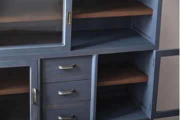 アンティーク家具　アンティークペイント　脚付き食器棚