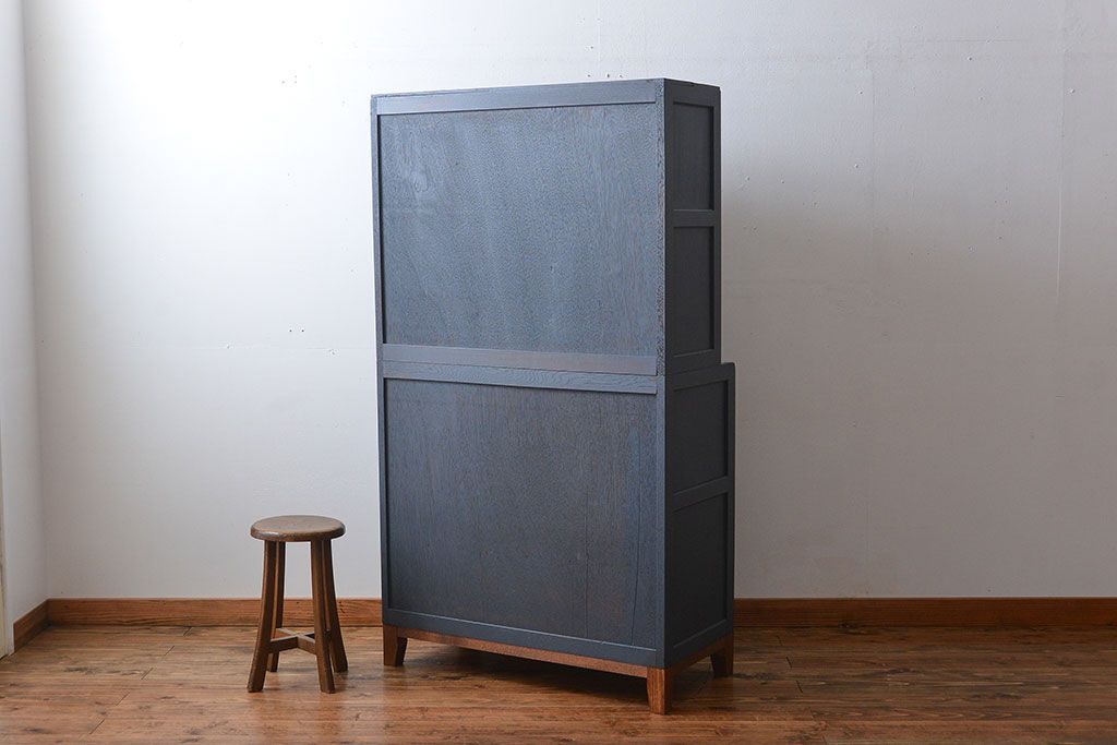 アンティーク家具　アンティークペイント　脚付き食器棚