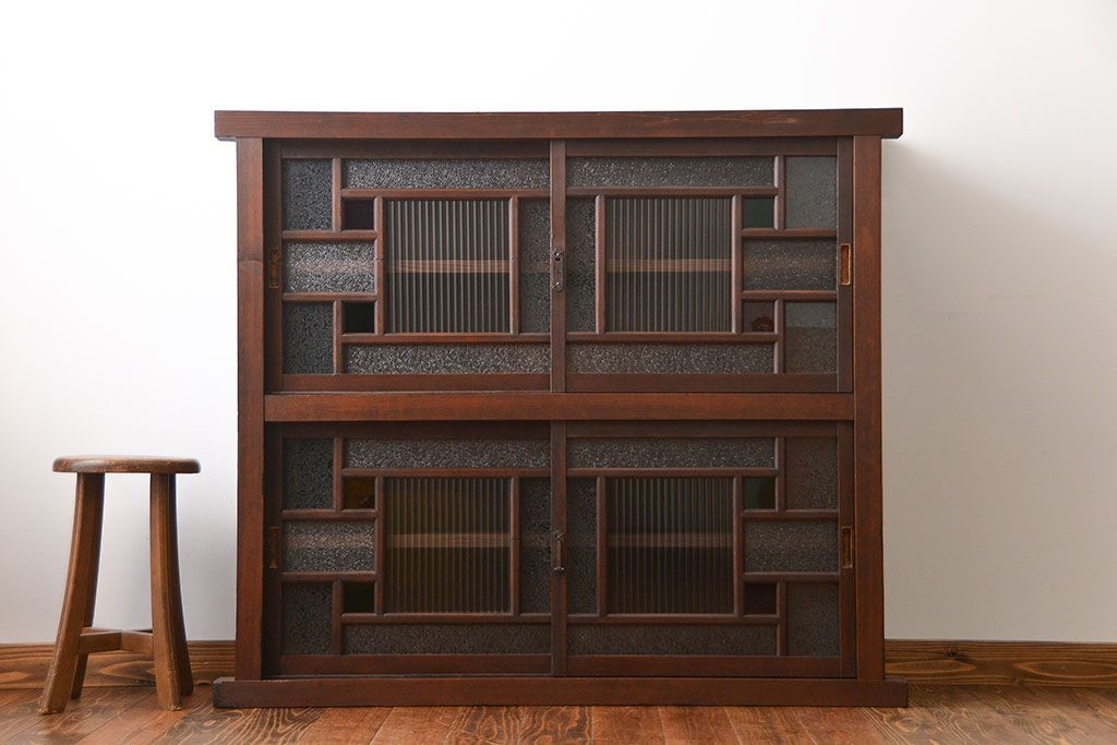 アンティーク家具　大正ロマン　当時物色ガラス入り収納棚