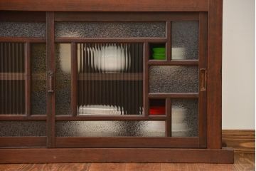 アンティーク家具　大正ロマン　当時物色ガラス入り収納棚