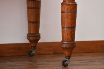 アンティーク家具　【オーク材・キャスター付きダイニングテーブル】イギリスアンティーク　オーク材　キャスター付きダイニングテーブル