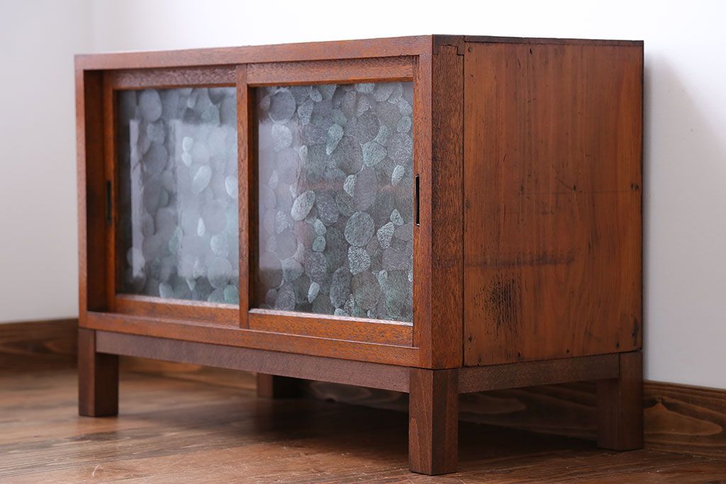 レトロ家具　昭和レトロ　ガラスが可愛い小さめ収納棚