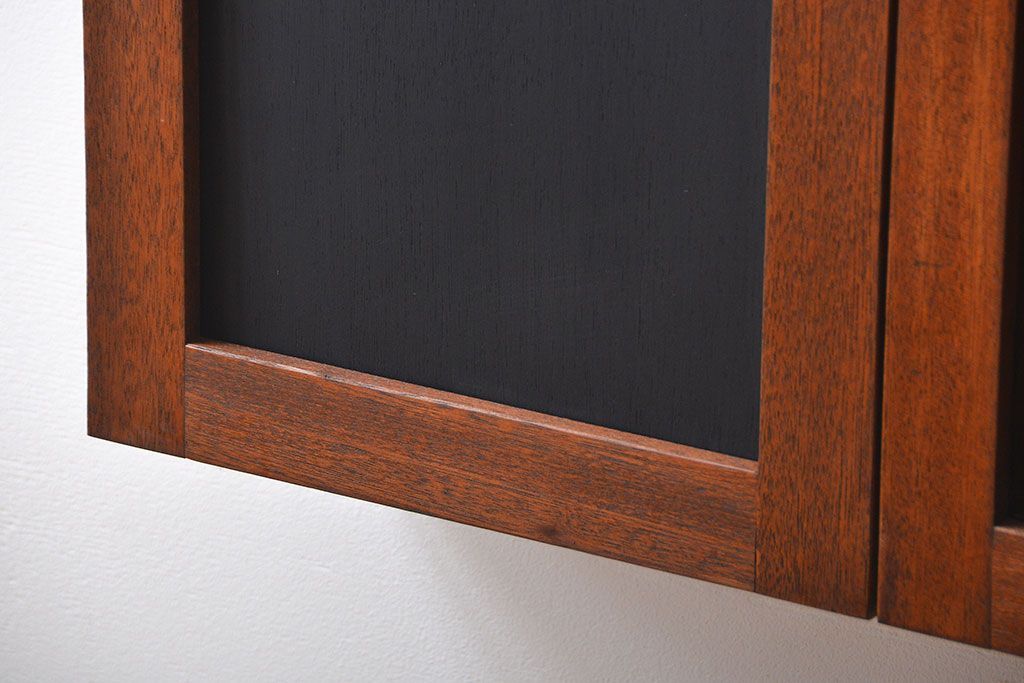 アンティーク家具　黒板付き!お洒落な壁掛けキャビネット