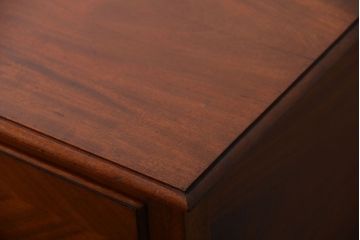 アンティーク家具　イギリスアンティーク　マホガニー材のパーケットチェスト