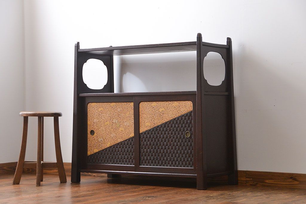 アンティーク家具　古民具・骨董　作り込みの素晴らしい飾り棚