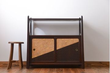アンティーク家具　古民具・骨董　作り込みの素晴らしい飾り棚