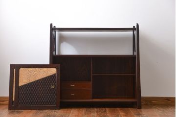 アンティーク家具　古民具・骨董　作り込みの素晴らしい飾り棚