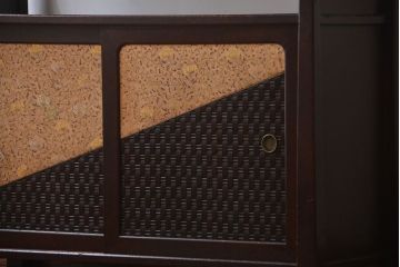 アンティーク家具　古民具・骨董　作り込みの素晴らしい飾り棚